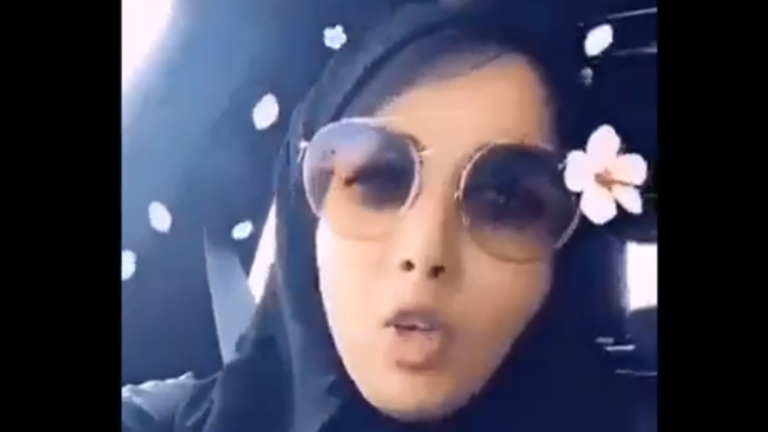 الشرطة السعودية تتدخل في قضية سائقة تاكسي “أساءت” لرجل مرور